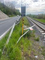 Am Bahn�bergang an der Grabenm�hle bei Reinsdorf (Nebra) wurde leider am 01.05.2026 das Andreaskreuz umgefahren.