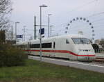 808 032-7 und Riesenrad am 12.04.2026 in Warnem�nde