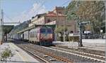 F�r mich eines der sch�nsten Bilder vom Bahnhof von Taormina-Giradini: die Mercitalia Rail FS 652 058 erreicht mit ihrem G�terzug Taormia-Girarini, wo nach einen kurzen Aufenthalt
