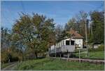 Der Leuk Leukerbad Bahn (LLB) Triebwagen mit der Anschrift ABFe 2/4 N� 10 der Blonay Chamby Bahn ist mit passenden Wagen kurz vor Chaulin auf dem Weg in Richtung Chamby.