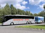 Setra 516 HD von Buck's Reisen aus Deutschland mit Anh�nger in Plau am See.