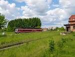 DB 628 345-0 als RB von Naumburg (S) Hbf nach Nebra, am 05.06.2006 im Bahnhof Laucha (U).