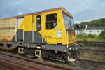 Abgestellter Schienenfr�szug DR 79604  (D-SBAU 99 80 9427013-4) im Bahnhof Arnsberg am 3.9.2026