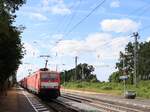 DB Cargo Lokomotive 189 079-7 (91 80 6189 079-7 D-DB) und 189 035-9 (91 80 6189 035-9 D-DB ) Gleis 1 Bahnhof Empel-Rees 23-07-2026.