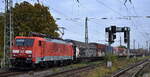 DB Cargo AG, Mainz [D] mit ihrer  '189 017-7' [NVR-Nummer: 91 80 6189 017-7 D-DB] und einem gemischten G�terzug am 29.10.26 H�he Bahnhof Magdeburg Neustadt.