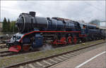Beim Umsteigen noch Rahmenprogramm. Die Modern-Steam-Dampflok 50 8055 ist nach dem Brandschaden ihres Zuhauses wieder vollst�ndig hergestellt und darf im Oktober 2026 noch die letzte Museumsfahrt der Saison auf der Strecke Etzwilen-Singen machen. Fas ...