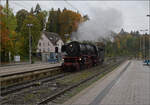 01 180 rangiert vor den letzten Dampfzug des Tages nach Oberndorf.