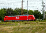 Die damals an die MEG vermietete145 037-8 (91 80 6145 037-8 D-DB) der DB Cargo AG f�hrt am 29.04.2021, steht in Leipzig nahe dem Hbf. Die Aufnahme konnte ich aus einem fahrenden ICE machen. 

Die TRAXX F140 AC wurde 1999 von ADtranz (ABB Daimler-Be ...