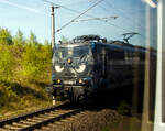 Kein berauschendes Bild (aus eine ICE heraus), aber das Design hat mich doch bewogen es einzustellen.
Die 151 062 „Das schwarze Schaf“ (91 80 6151 062-7 D-AMR) der Altmark- Rail konnte ich am 23 April 2026 bei Maschen ablichten. 

Die  ...