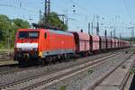 Am 30 April 2026 zieht DB cargo 189 030 der Leererzzug aus Dillingen (Saar)  nach Rotterdam durch Neuwied. Der Differenz zwischen ein leeren und ein beladener Erzzug lasst sich rasch ansehen: der Leerzug kann durch ein Lok der Reihe 189 gezogen werde ...