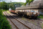 Die SIEMENS Vectron Dual Mode 248 077 (90 80 2248 077-0 D-NRAIL) der BM-Bahndienste GmbH (Karlsruhe) f�hrt am 09 Juni 2026, mit einem Flachwagenzug (4 Drehgestell-Flachwagen der Gattung Rens), durch den Bahnhof Kirchen/Sieg in Richtung Siegen.

Die ...