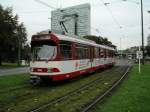 Ein D�WAG-GT8S der Rheinbahn ist am 30.09.2004 am Jan-Wellem-Platz in D�sseldorf unterwegs.