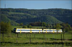 Ade Dieselloch - Nach 113 Jahren...

612 014 und 612 015 sind unterwegs bei Rechberg in der Weite des Klettgau und verschwinden in den Abend. Mein Abschied mit der fahrdrahtlosen Strecke im Regelbetrieb.  April 2026.