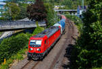 Die 187 128 (91 80 6187 128-4 D-DB) der DB Cargo AG f�hrt am 24 Juli 2026 mit einem Coilzug durch Betzdorf (Sieg) in Richtung K�ln. 

Die Bombardier TRAXX F140 AC3 wurde 2017 von der Bombardier Transportation GmbH in Kassel unter der Fabriknummer 3 ...