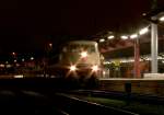So, noch schnell die Schn�rsenkel festgezurrt und dann kann es los gehen...
103 245 hat am 25.11.2011 IC 2094 von M�nchen nach Ulm gebracht um sogleich den Leerzug nach M�nchen zur�ck zu fahren. Doch erst mu� der Rangierer noch t�tig werden...