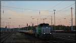 277 030 der LDS mit einem Schwellenzug von Möllenhagen auf dem Weg in Richtung Oranienburg in Neustrelitz Hbf am 01.10.2015
