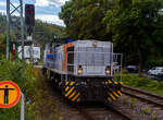 Die KSW 42 bzw. 277 902-3 (92 80 1277 902-3 D-KSW) der KSW (Kreisbahn Siegen-Wittgenstein) f�hrt am 06 August 2026 solo auf Tfzf (Triebfahrzeugfahrt) / Lz (Lokzug) durch Kirchen/Sieg in Richtung Siegen.