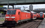 DB Regio AG - Region Nordost, Fahrzeugnutzer: Regionalbereich Mecklenburg-Vorpommern, Schwerin mit ihrer '146 217-5' (NVR: '91 80 6146 217-5 D-DB') und dem RE5 nach Stralsund baustellenbedingt am 10.06.26 Bahnhof Berlin Hohensch�nhausen.