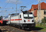DB Fernverkehr AG [D] mit ihrer '147 554-0' [NVR-Nummer: 91 80 6147 554-0 D-DB] als Schublok des IC 2174 nach  Rostock Hbf bei der Einfahrt Bahnhof Elsterwerda am 14.09.26