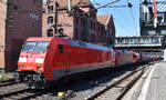 DB Cargo AG, Mainz [D] mit der Doppeltraktion  152 115-2  [NVR-Nummer: 91 80 6152 115-2 D-DB] +  152 086-5  [NVR-Nummer: 91 80 6152 086-5 D-DB] und einem Ganzzug Sch�ttgutwagen mit Schwenkdach am