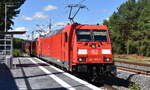 DB Cargo AG, Mainz [D] mit der Doppeltraktion '185 298-7' [NVR-Nummer: 91 80 6185 298-7 D-DB] + '185 308-4' [NVR-Nummer: 91 80 6185 308-4 D-DB] und dem Arcelor Eisenerzzug aus Hamburg Richtung Ziltendorf EKO am 25.08.26 H�he Bahnhof Gl�wen.