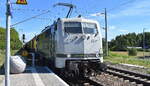 RailAdventure GmbH, M�nchen wahrscheinlich siehe B�gelfalte mit ihrer  111 082  (NVR:  91 80 6111 082-4 D-RADVE ) und einem Schienenschleifzug + Bei- u.