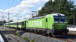 FlixTrain GmbH, M�nchen [D] mit der geleasten ELL Vectron  '193 424' [NVR-Nummer: 91 80 6193 424-9 D-ELOC] und Flixtrain aus Hamburg am 25.08.26 H�he Bahnhof Gl�wen.