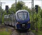 Erst zwei Wochen im Einsatz nach Deutschland ist ein wahrer Allesk�nner. Der Alstom Coradia Polyvalent R�giolis transfrontalier France-Allemagne, kurz Coradia Polyvalent TFA, kann 25 kV 50Hz, 15 kV 16,7 Hz, 1500 V Gleichstrom und mit Dieselmotor fahr ...