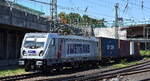 METRANS Rail (Deutschland) GmbH, Leipzig [D] mit der geleasten Akiem Lok  '187 512-9' [NVR-Nummer: 91 80 6187 512-9 D-AKIEM]  verl�sst mit einem Containerzug den Hamburger Hafen am 23.06.26 H�he Bahnhof Hamburg-Harburg.