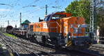  BBL Logistik GmbH, Hannover [D] mit ihrer vossloh DE 18 Stage V Lok 'BBL 54' [NVR-Nummer: 92 80 4185 158-7 D-BBL] und drei Güterwagen (Bauzug) am 28.04.26 Höhe Bahnhof Magdeburg Neustadt.
