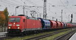 DB Cargo AG, Mainz [D] mit ihrer '185 352-2' [NVR-Nummer: 91 80 6185 352-2 D-DB] und einem Kalizug (leer) am 29.10.26 Durchfahrt Bahnhof Stendal Hbf.