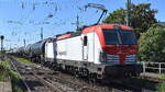 ORLEN Unipetrol Doprava, s.r.o., Litv�nov [CZ] mit ihrer Vectron '383 057-7' [NVR-Nummer: 91 54 7383 057-7 CZ-UNIDO] und einem Kesselwagenzug am 12.08.26 H�he Bahnhof Magdeburg-Neustadt.