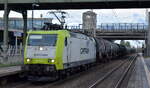 ITL - Eisenbahngesellschaft mbH, Dresden [D] mit ihrer  185 550-1  [NVR-Nummer: 91 80 6185 550-1 D-ITL] und einem Kesselwagenzug (f�r Kerosin) am 05.09.26 Durchfahrt Bahnhof Berlin-Hohensch�nhausen.
