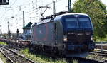 LTE Netherlands B.V., Rotterdam [NL] mit der geleasten Cargounit Vectron '5370 164-3', Name: 'MARC' [NVR-Nummer: 91 51 5370 164-3 PL-ID] und einem fast leeren KLV-Zug am 29.04.26 Höhe Bahnhof Magdeburg-Neustadt.