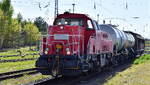 DB Cargo AG, Mainz [D] mit ihrer Voith Gravita 10 BB '261 070-7' (NVR: '92 80 1261 070-7 D-DB2) und einigen Güterwagen als Übergabezug am 28.04.26 Durchfahrt Bahnhof Stendal Hbf. 