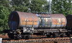 Kesselwagen vom Einsteller WASCOSA AG (alte Werbung bl�ttert ab) mit der Nr. 37 RIV 80 D-WASCO 7846 304-9 Zacns abgestellt am 09.06.26 H�he Bahnhof Ruhland.