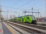 Der ETR 521 173 ROCK in der neuen FS Trenitalia Regionalbahn Farbgebung verl�sst Milano Centrale mit dem Ziel Torino Porta Nuova.