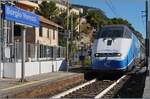 Ab Finale Liguere bis kurz nach Alassio folgt die Strecke Genova Ventimiglia noch der urspr�nglichen Trassierung, welche meist dem Meer entlang und durch die Ortschaften f�hrt.