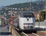 Ab Finale Liguere bis kurz nach Alassio folgt die Strecke Genova Ventimiglia noch der urspr�nglichen Trassierung, welche meist dem Meer entlang und durch die Ortschaften f�hrt.