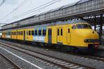Am 31 Mai 2026 trafen sich die drei letzte betriebsf�hige Elektrotriebz�ge der Reihe PLan V Viktor/Mat'64 in Amersfoort f�r das 60.Jahresjubil�um dieses Typs. Die gelbe 876 des NSM war aus Utrecht gekommen mit Werbung auf die blaue digonale B�nde -wi ...