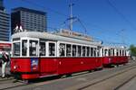 Stra�enbahn Triebwagen 408, der Wiener Verkehrsbetriebe, Typ T / T1, gebaut 1900, von den Lohner Werke, modernisiert 1954, geh�rt seit 1983 dem VEF, (Verein de Eisenbahnfreunde), und wird zu Sonderfahrten eingesetzt, (Rent a Bim) Der Wagen hat 22 Sit ...