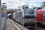 TX Logistik AG, Bad Honnef [D] mit der geleasten Railpool Vectron '6193 153' [NVR-Nummer: 91 80 6193 153-4 D-Rpool] und KLV-Zug aus Rostock Seehafen am 11.06.26 Durchfahrt Bahnhof Berlin-Hohensch�nhausen. Viele Gr��e an den Tf. !!!