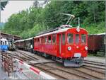Der Bernina Bahn RhB ABe 4/4 I 35 der Bernina Bahn ist von Blonay im Museumsbahnhof Chaulin angekommen und wird nun abgekuppelt. 

1. Juni 2025
