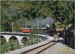 L'aventure ferroviaire de l'Oberland Bernois / Das Bahnabenteuer des Berner Oberlands - Die BFD  HG 3/4 N� 4 der Blonay Chamby Bahn f�hrt mit ihrem Zug �ber die Baye de Clarens Br�cke.