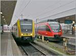 Der DB 612 053 wartet auf die Abfahrt als RE 3 nach Singen, wo der Triebwagenzug trotz nur halber Motorleistung bis Schaffhausen (Quelle: Info Lokf�hrerdurchsage nach Schaffhausen) p�nktlich eintrifft. 
Rechts im Bild der DB 644 049 nach Lauchringen ...