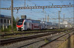 RABe 512 048 in Pratteln. August 2026.