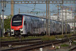 RABe 512 048 in Pratteln. August 2026.