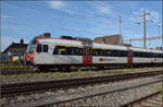 NPZ-Steuerwagen ABt NPZ DO 50 85 39-43 858-2 CH-SBB im Zugverband mit RABe 560 292 in Pratteln. August 2026.
