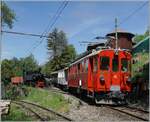 Der Bernina Bahn RhB ABe 4/4 I 35 der Blonay Chamby Bahn rangiert in Chaulin Mus�e den Wagensatz des Nachmittags-Dampfzuges. Im Hintergrund steht bereits die SEG G 2x 2/2 105 der Blonay-Chamby Bahn bereit, welche den Zug nach Blonay f�hren wird.

2 ...