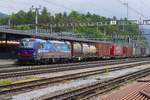 SBBCI 193 528 zieht eine der manche KLV-Z�ge durch Arth-Goldau nach Basel am regnerischen 15 Mai 2026.